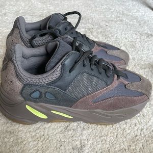 Adidas Yeezy Boost 700 V1 Kanye West Wave Runner